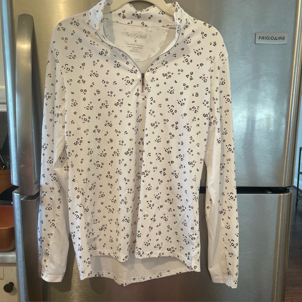 SanSoleil Women’s UPF 50 Golf Shirt Size S White/Metallic Bronze Animal Print
